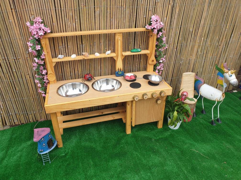 Mud kitchen with oven